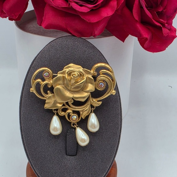 Avon Jewelry - Avon Gold Tone Rose Faux Pearl Dangle Brooch Pin Rhinestone Accents Vintage